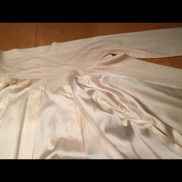 Vintage jacobson's 100% wool cape. - Picture 3 of 4