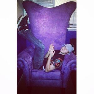 Meet your Posher, Adam