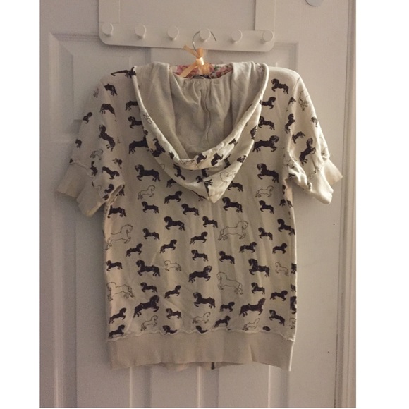 ๐ Short-Sleeve Sweater - Picture 2 of 4