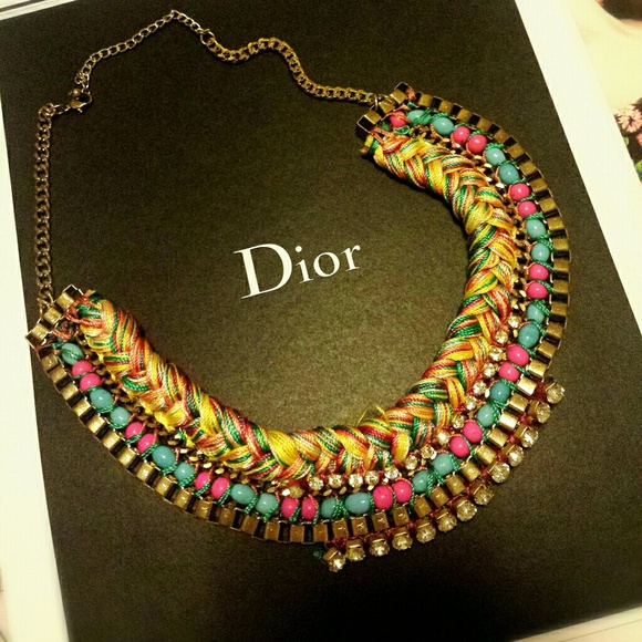 Colorful knitted necklace