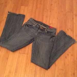 Adorable flare jeans by Seven7