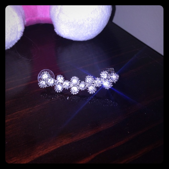 Long diamond earring with cuff - Picture 1 of 3