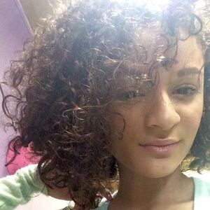 Meet your Posher, Dasia