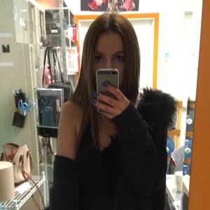 Meet your Posher, Isabella