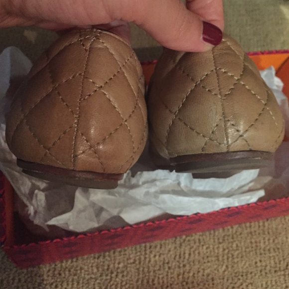 Tory Burch quilted black & tan flats - Picture 3 of 3