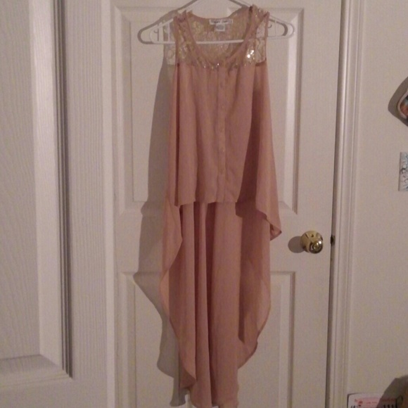 Nude High-Low Top