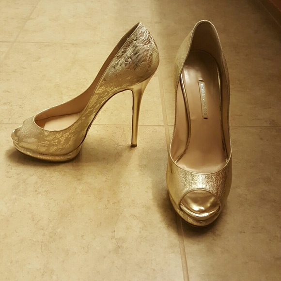 New Nicholas kirkwood gold peep toe pumps size 9