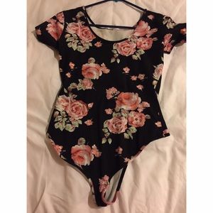 Floral bodysuit🌸