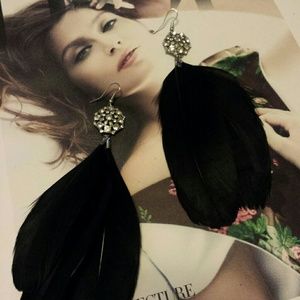 Black feather crystal long ear rings