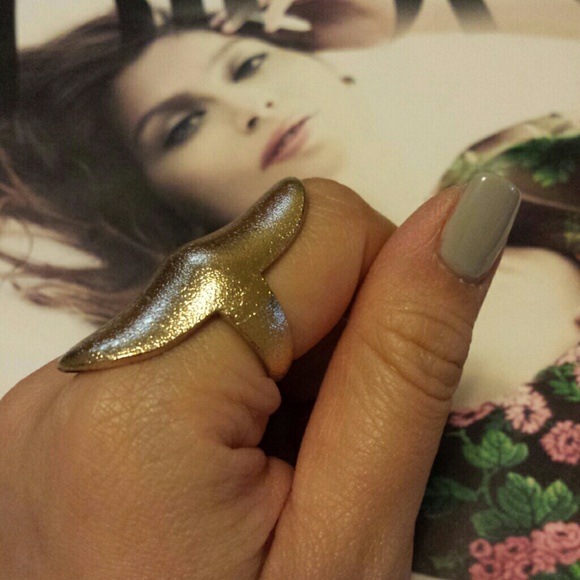 Gold ring - Picture 2 of 3