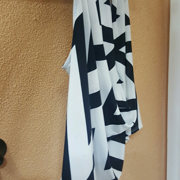 Hang low top from Dillards - Picture 2 of 4