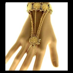 💰SOLD💰MUlTIPLE CHAINS BRACELET CONNECTED RING