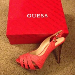 Guess Coral Platform Pumps size 8.5 New