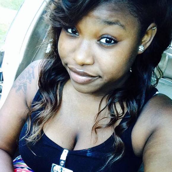 Meet your Posher, Alison - Picture 1 of 1