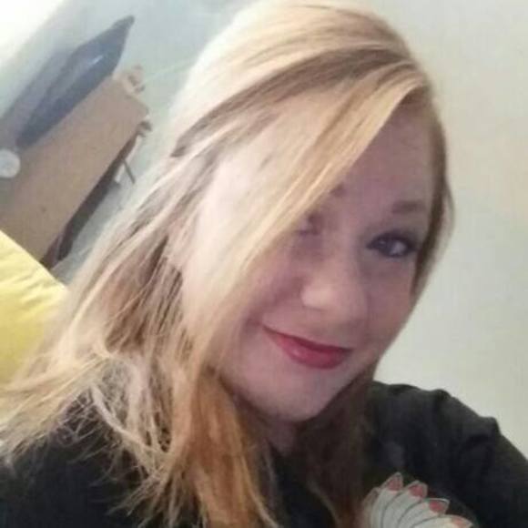 Meet your Posher, Carrie