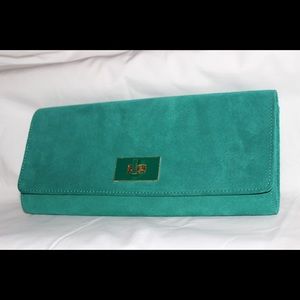 🎉HP 9/16🎉 Banana Republic Leather Clutch