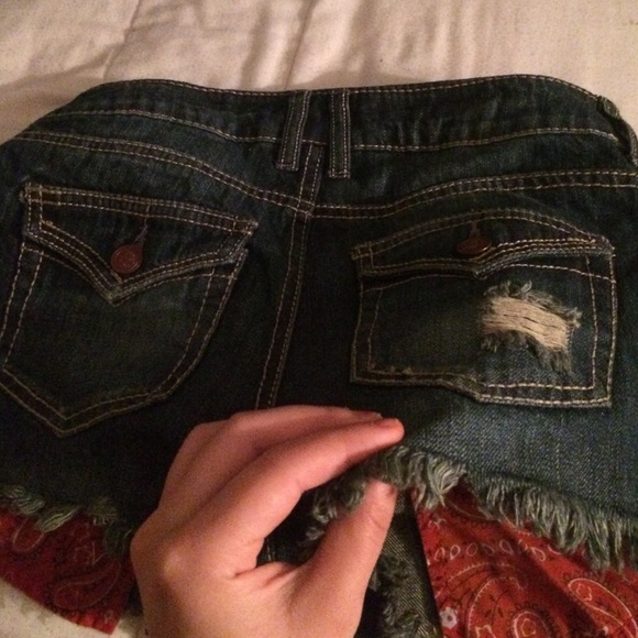 NEW JEAN SHORTS - Picture 4 of 4