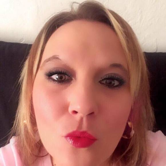 Meet your Posher, Pamela - Picture 1 of 1