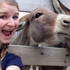 Meet your Posher, Megan