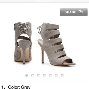 Meet your Posher, Adela