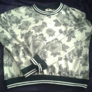 One Clothing Size L Floral Sweater
