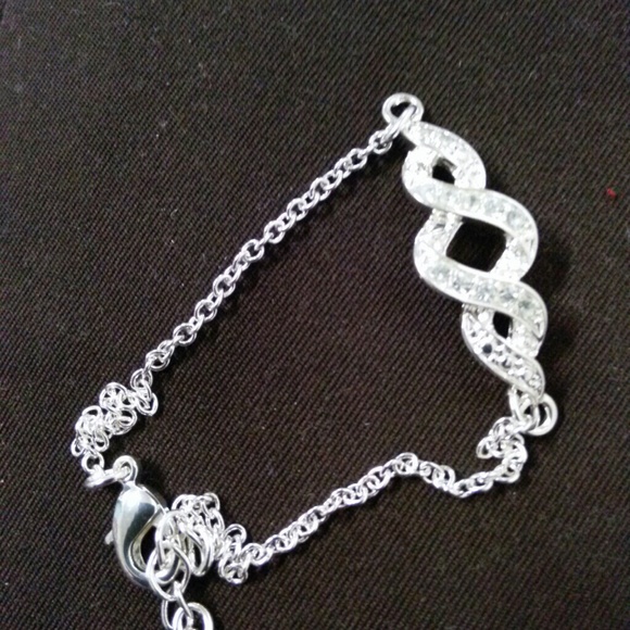 Necklace, Earrings & Bracelet set - Picture 2 of 2