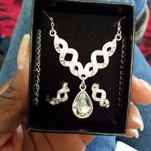 Necklace, Earrings & Bracelet set