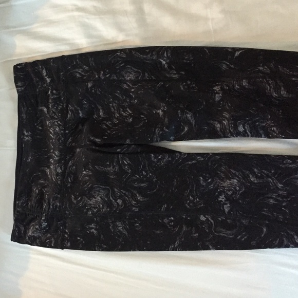 Lululemon crops