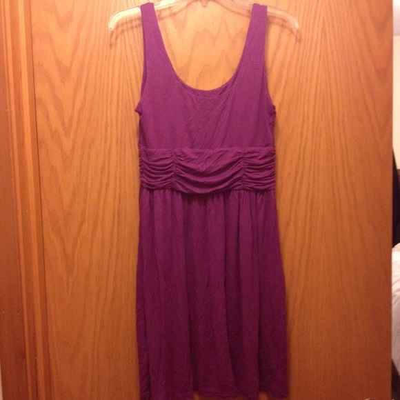 🙅🏽SOLD!🙅🏽 Rouched Empire Waist Dress - Picture 3 of 4