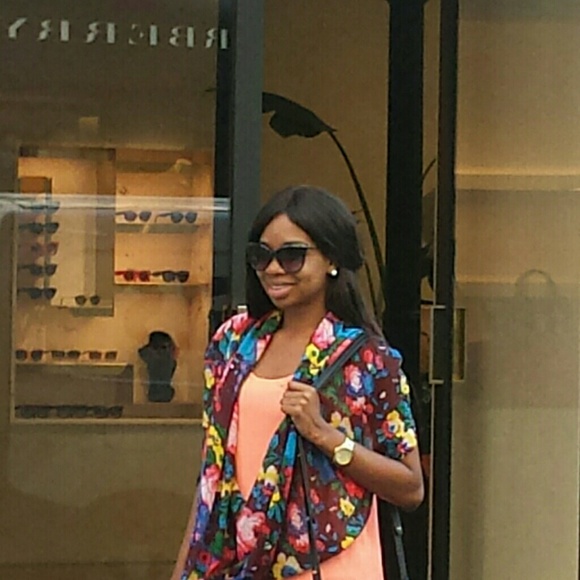 Meet your Posher, Cee - Picture 2 of 2