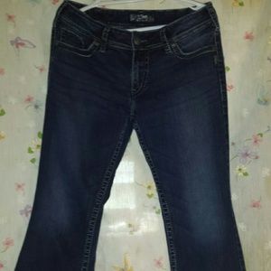 Very very nice pair of silver jeans nwot.