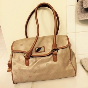 Tommy Hilfiger beige purse
