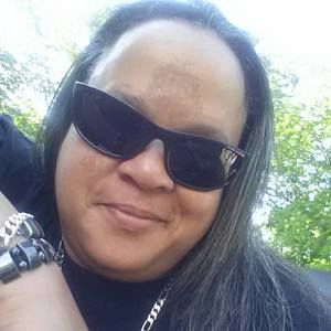 Meet your Posher, Dee