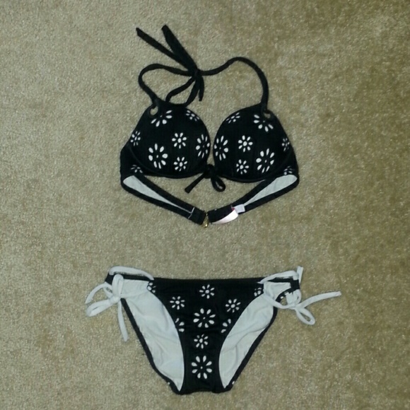 Victoria secret bombshell bikini xs 32A