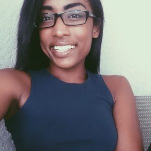 Meet your Posher, Danielle