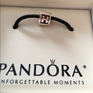Pandora charm "H"