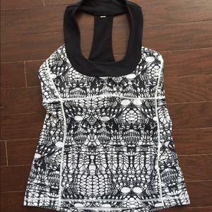 Lululemon top size 6