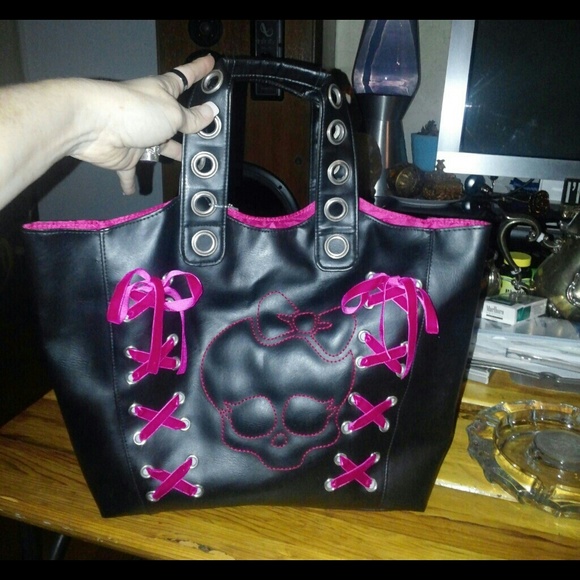 Brand new purse