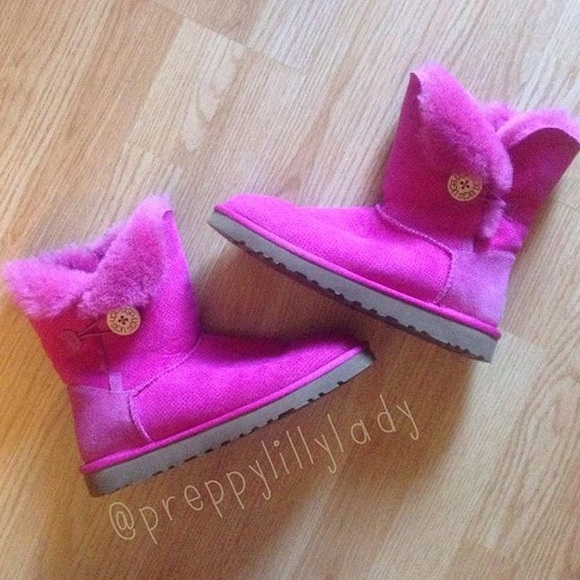UGG Boots - 🚨OFFERS WELCOME🚨 Bailey Button UGG Boots