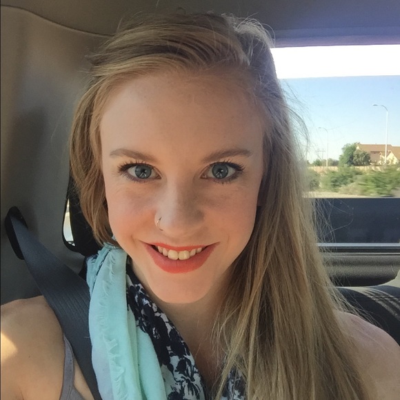 Meet your Posher, Mariah - Picture 1 of 1