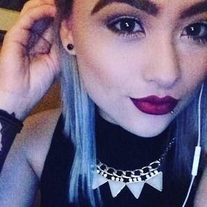 Meet your Posher, Cassandra