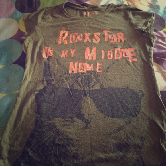 Mudd kids top that says rockstar is my middle name