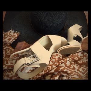 MK WEDGE great summer to fall wedges!