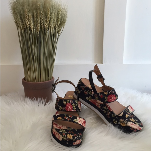 Kimchi Blue Floral Platform Sandals