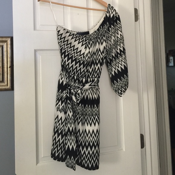 Francesca's Collections Dresses & Skirts - Black and White One Shoulder Dress