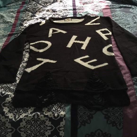 Sweater - Picture 2 of 4