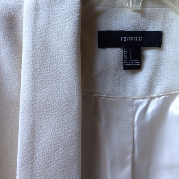 ✖️SOLD✖️ Cream Textured Blazer - Picture 2 of 4