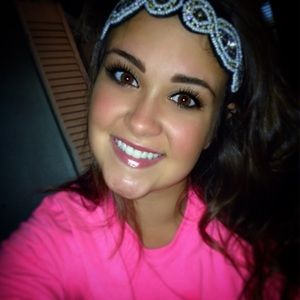 Meet your Posher, Lauren