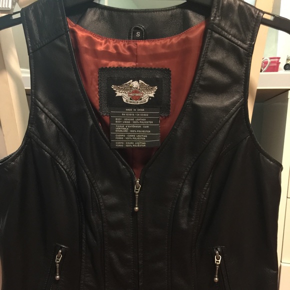 Women's leather Harley Davidson vest.