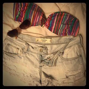 Abercrombie & Fitch cut off shorts